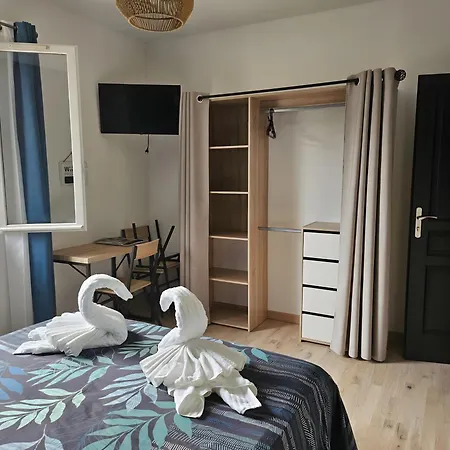 Les D'estelle Bed & Breakfast Guecelard